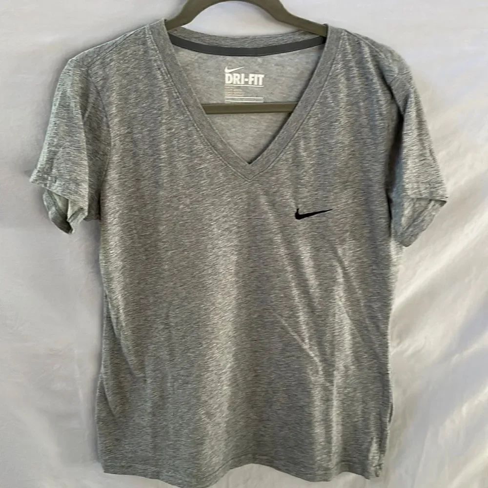 Nike dri-fit slim v neck tshirt